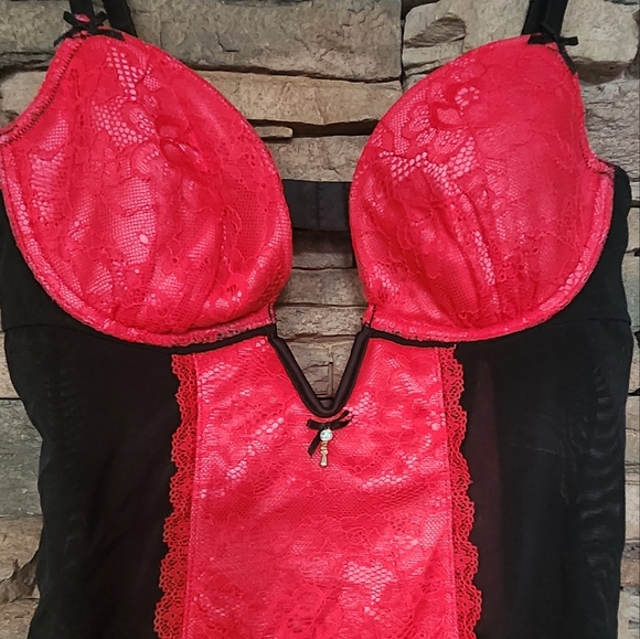 Red and Black Merrywidow - Picture 2 of 7